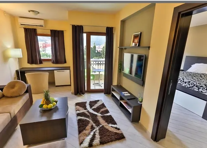 Lucic Rooms & Suites