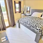 Lucic Rooms & Suites